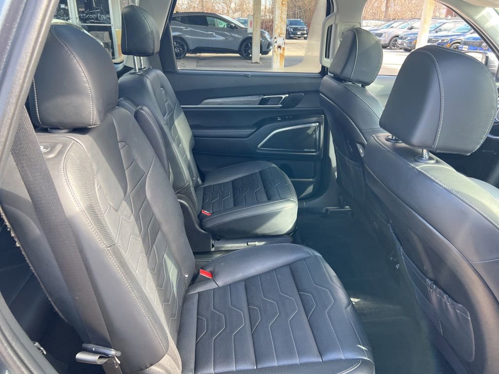 Certified 2022 Kia Telluride SX w/ SX Prestige Package image 17