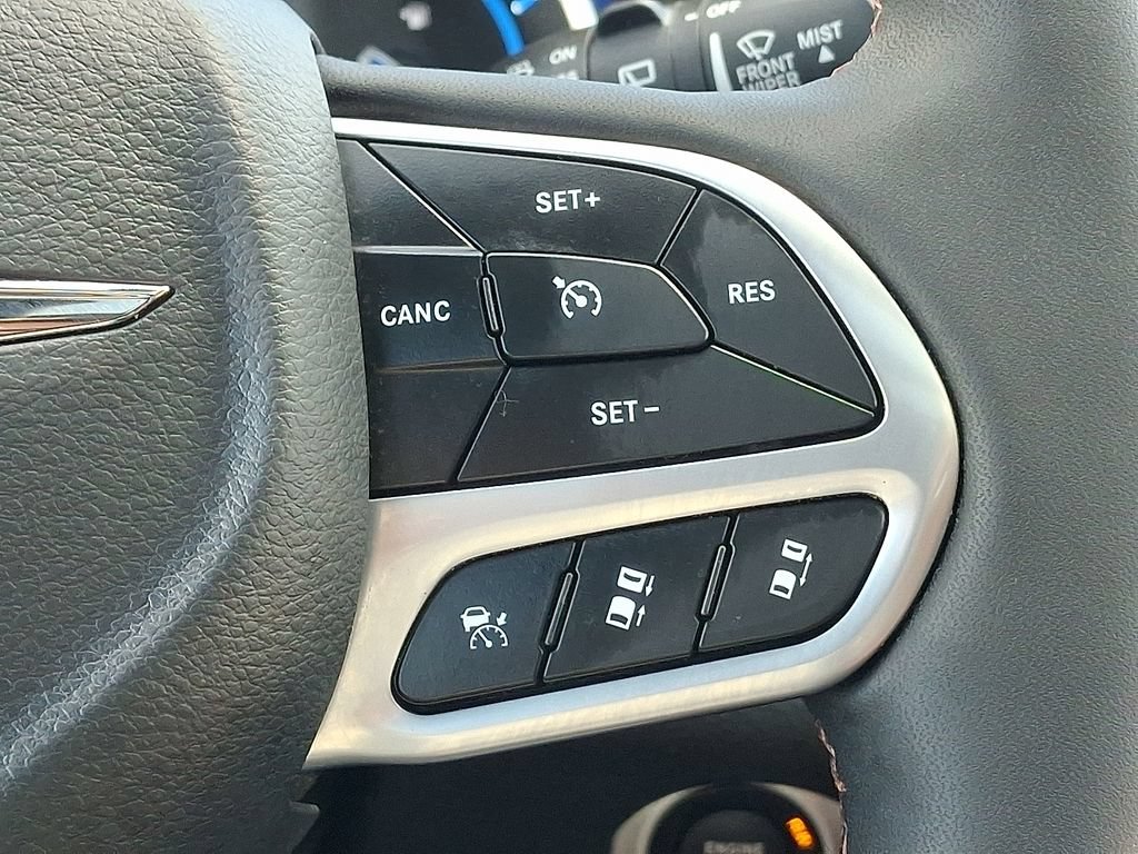 Used 2024 Chrysler Pacifica Pinnacle FWD image 25