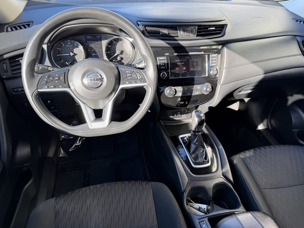 Used 2020 Nissan Rogue SV image 17