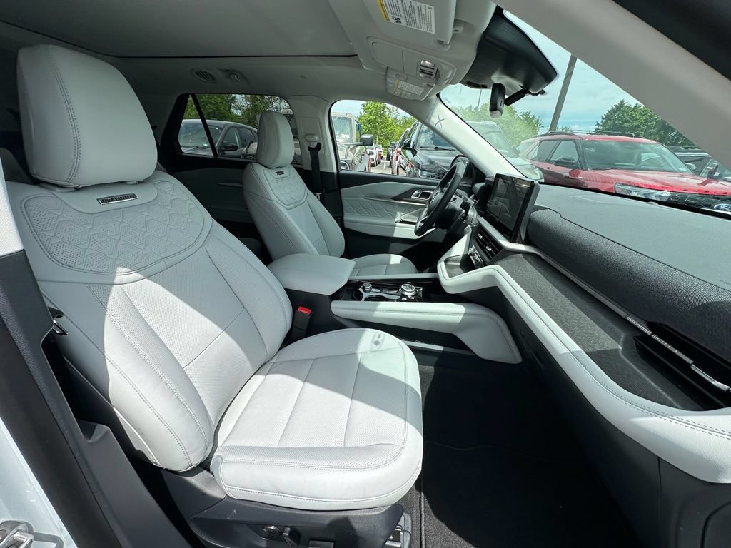 New 2026 Ford Explorer Platinum w/ LUX Leather Package AWD/4WD image 25
