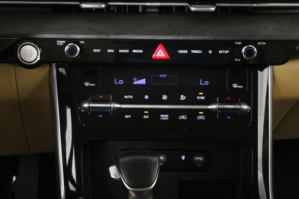 Used 2022 Kia Carnival EX FWD image 21