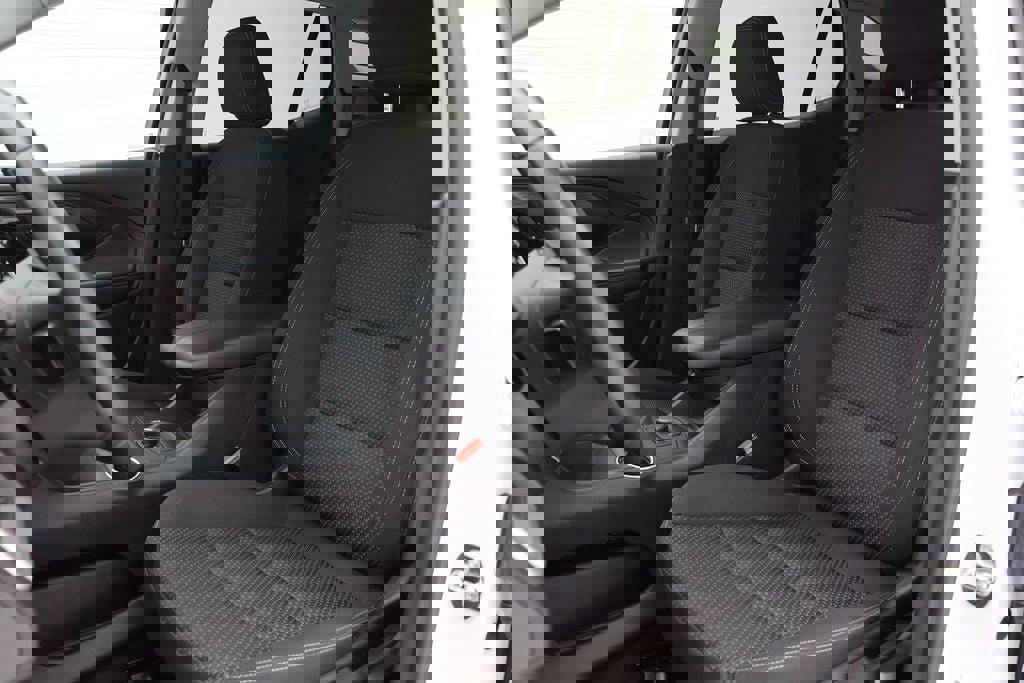 Used 2024 GMC Terrain SLE image 17