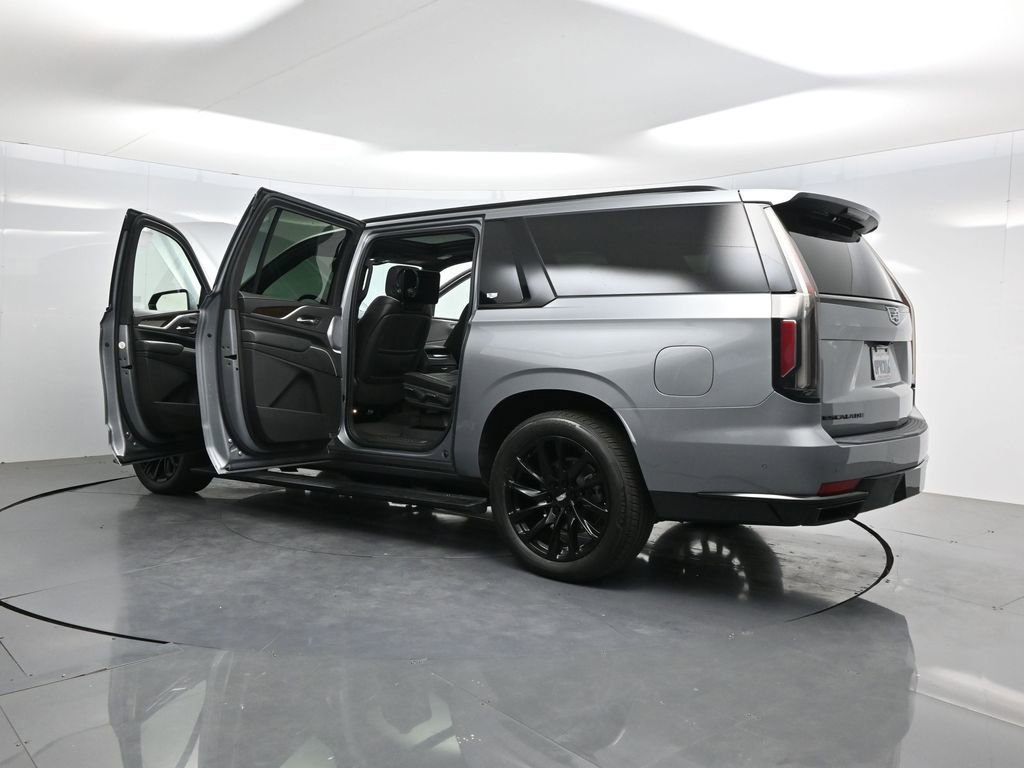Used 2023 Cadillac Escalade ESV Sport Platinum w/ LPO, ONYX Package AWD/4WD image 57