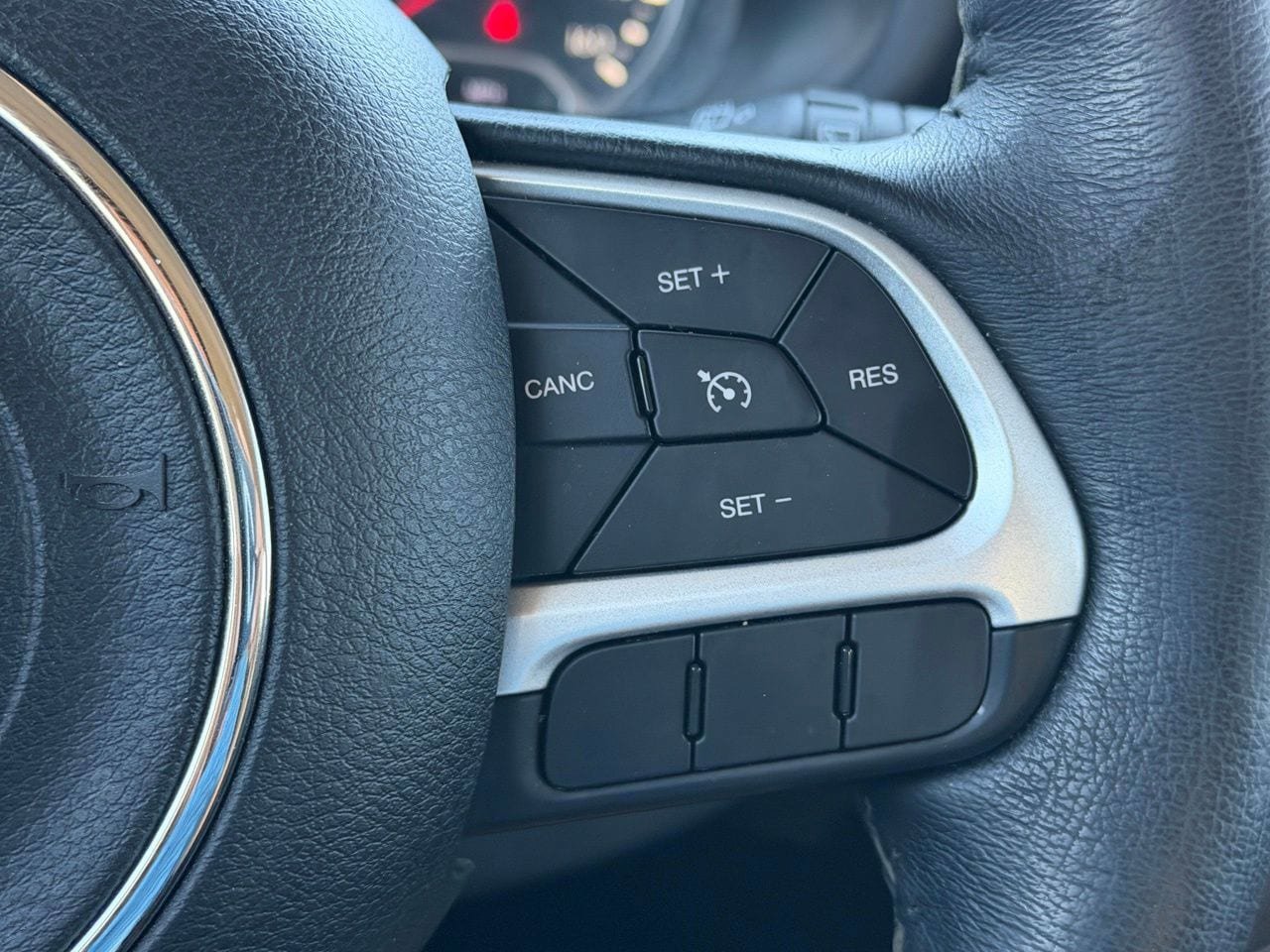 Used 2021 Jeep Renegade Latitude w/ Convenience Group FWD image 17