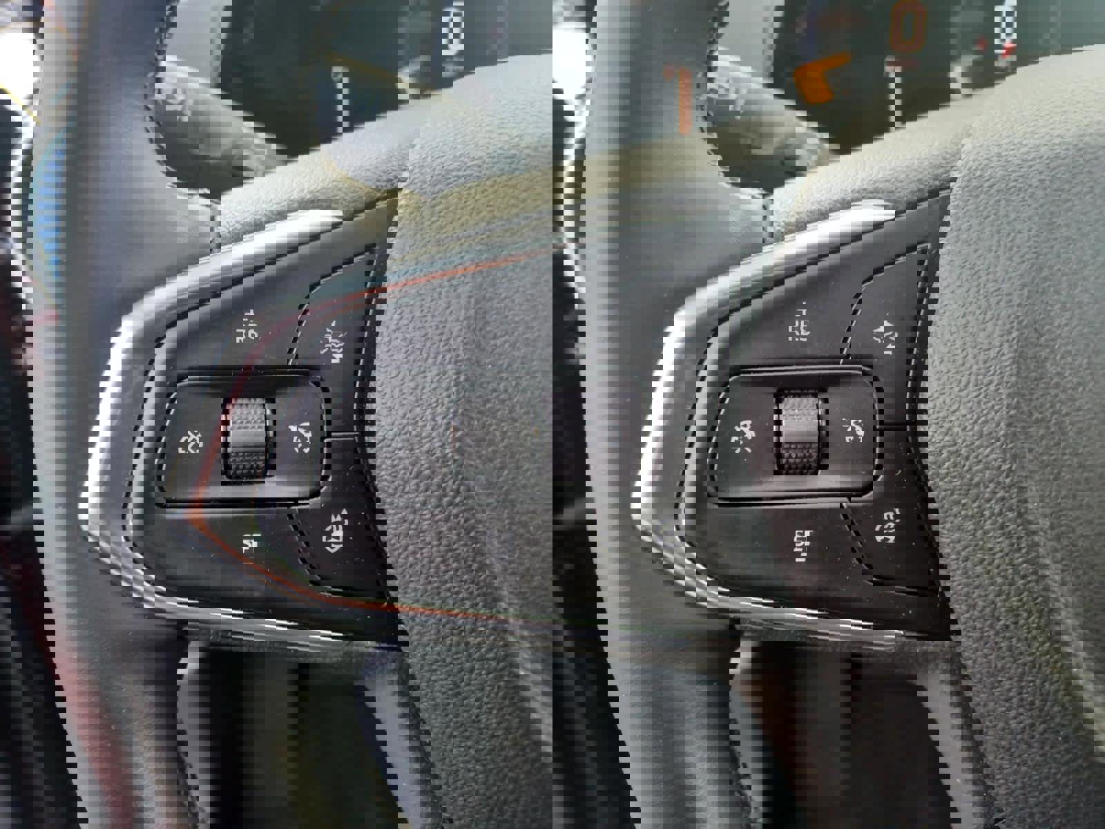 Used 2025 Chevrolet Trax LT w/ LT Convenience Package image 14