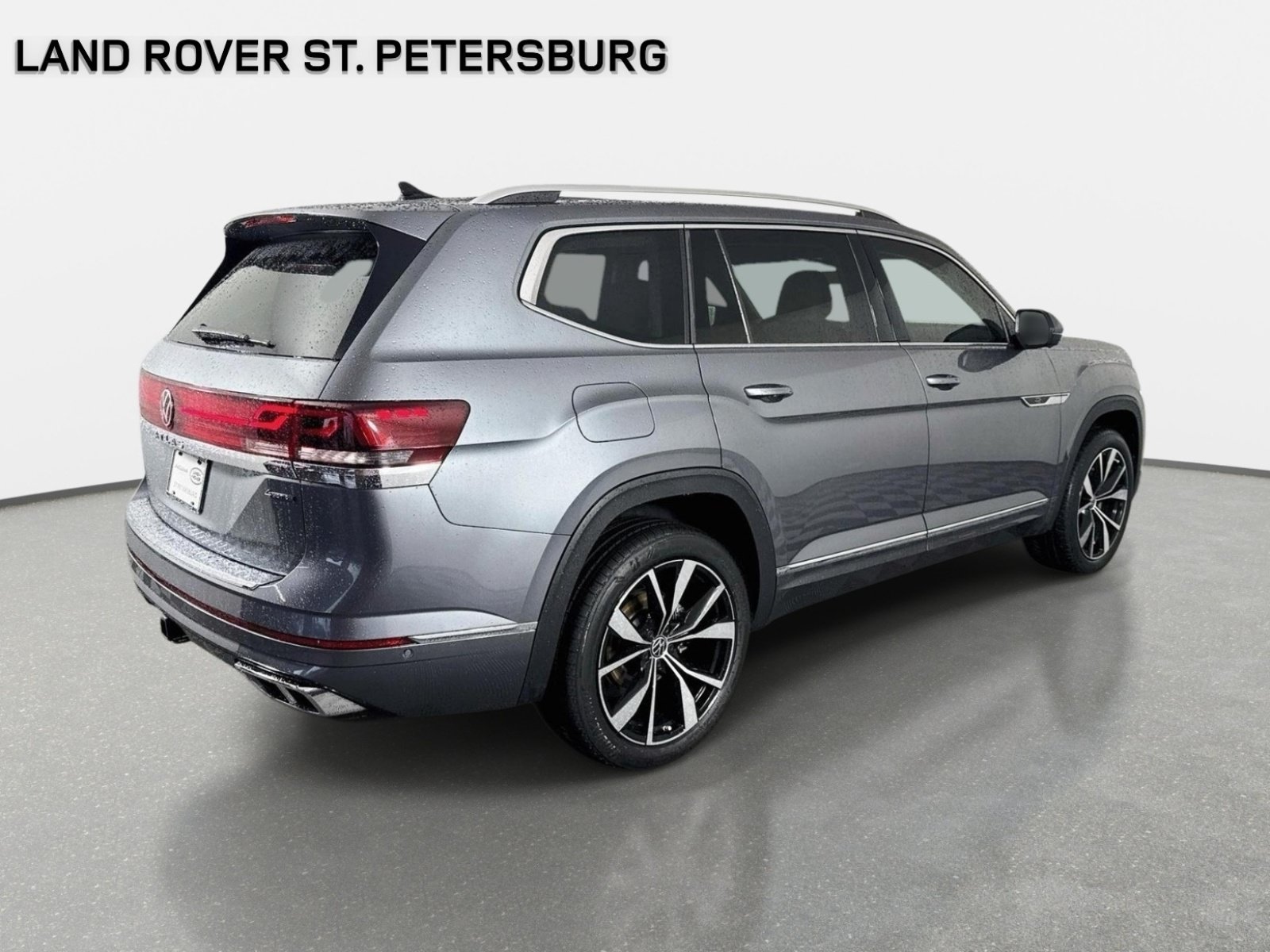 Used 2024 Volkswagen Atlas SEL Premium R-Line AWD/4WD image 5