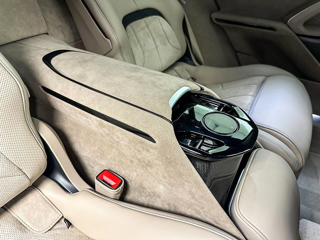 Certified 2024 Ferrari Purosangue Base image 22