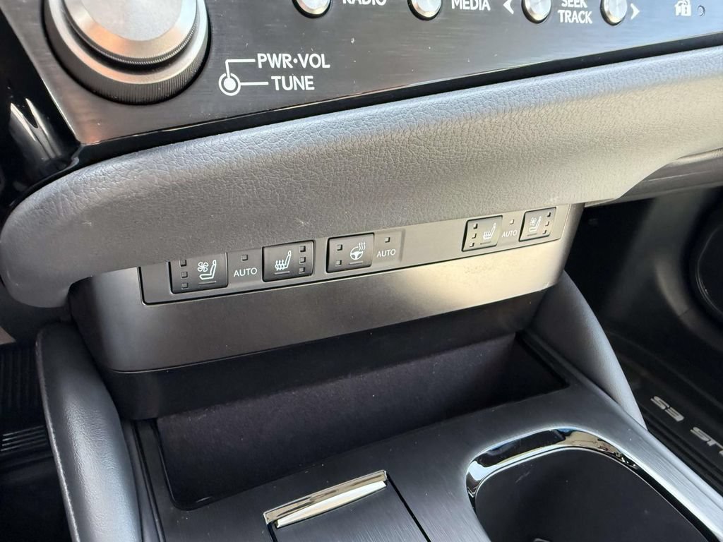 Used 2024 Lexus ES 350 w/ Premium Package FWD image 24