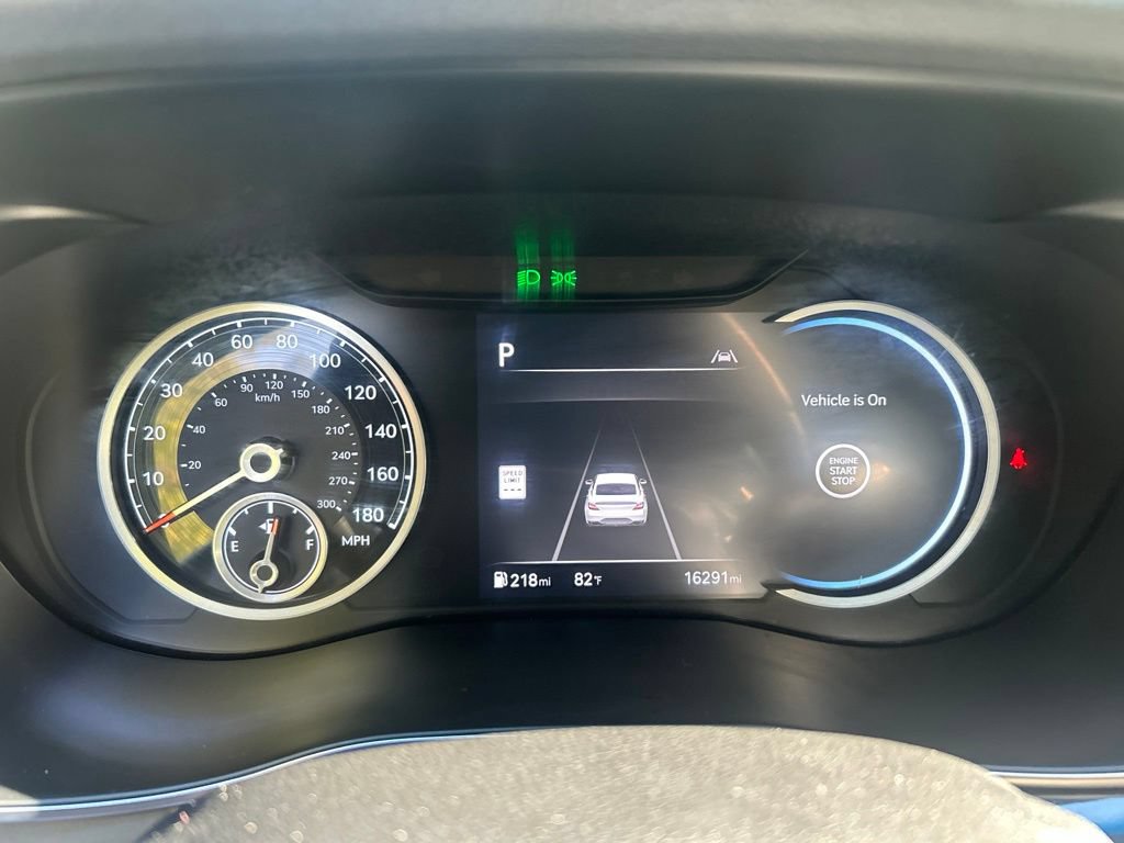 Used 2026 Genesis G70 2.5T RWD image 20