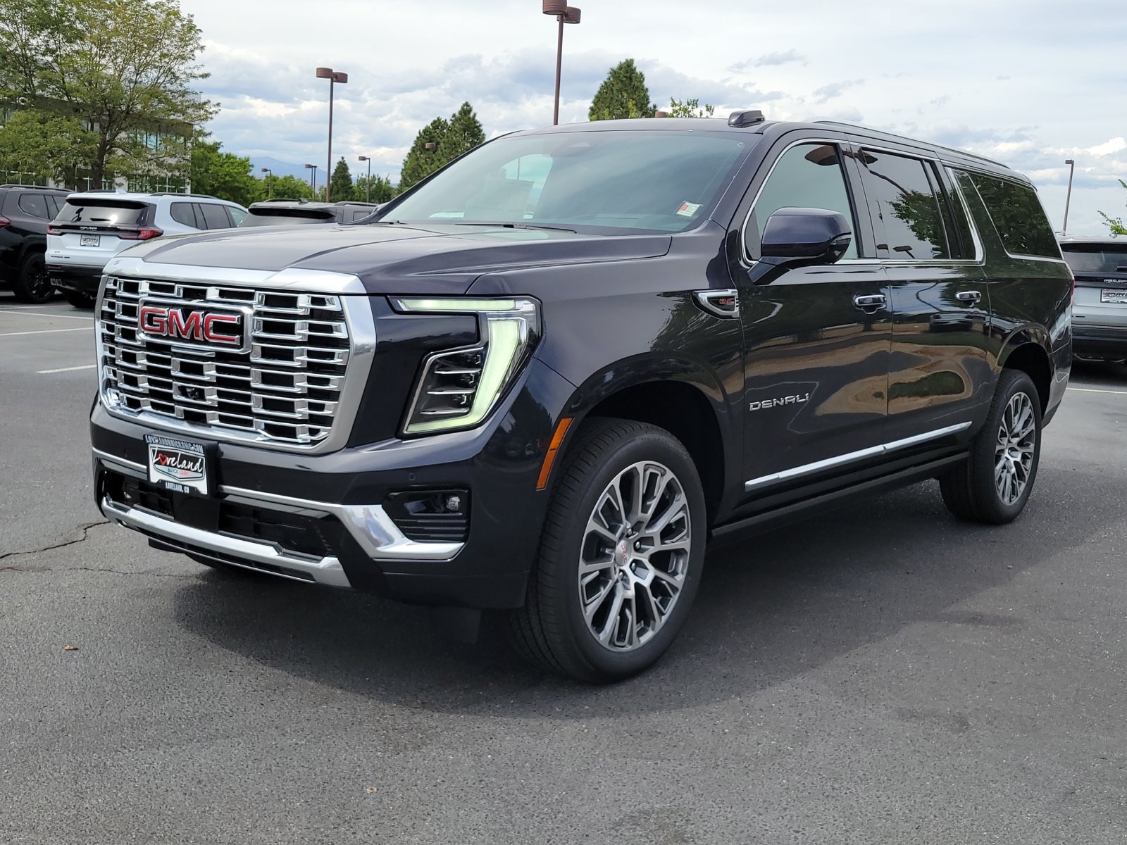New 2026 GMC Yukon XL Denali w/ Denali Reserve Package AWD/4WD image 4