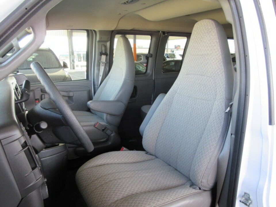 Used 2024 Chevrolet Express 3500 LT w/ LT Preferred Equipment Group RWD image 11