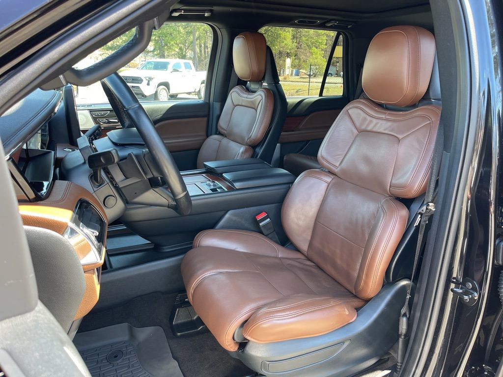 Used 2024 Lincoln Navigator L Reserve AWD/4WD image 19