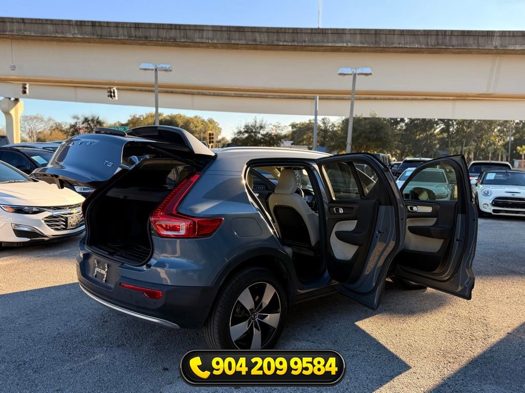 Used 2020 Volvo XC40 T5 Momentum w/ Protection Package Premier image 27
