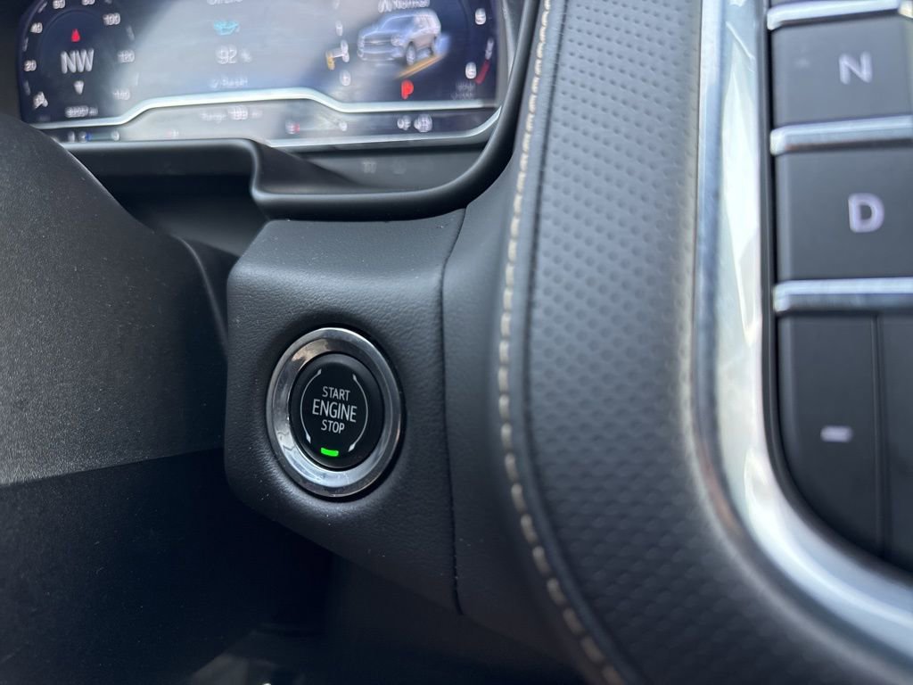 Used 2023 Chevrolet Suburban Premier image 25