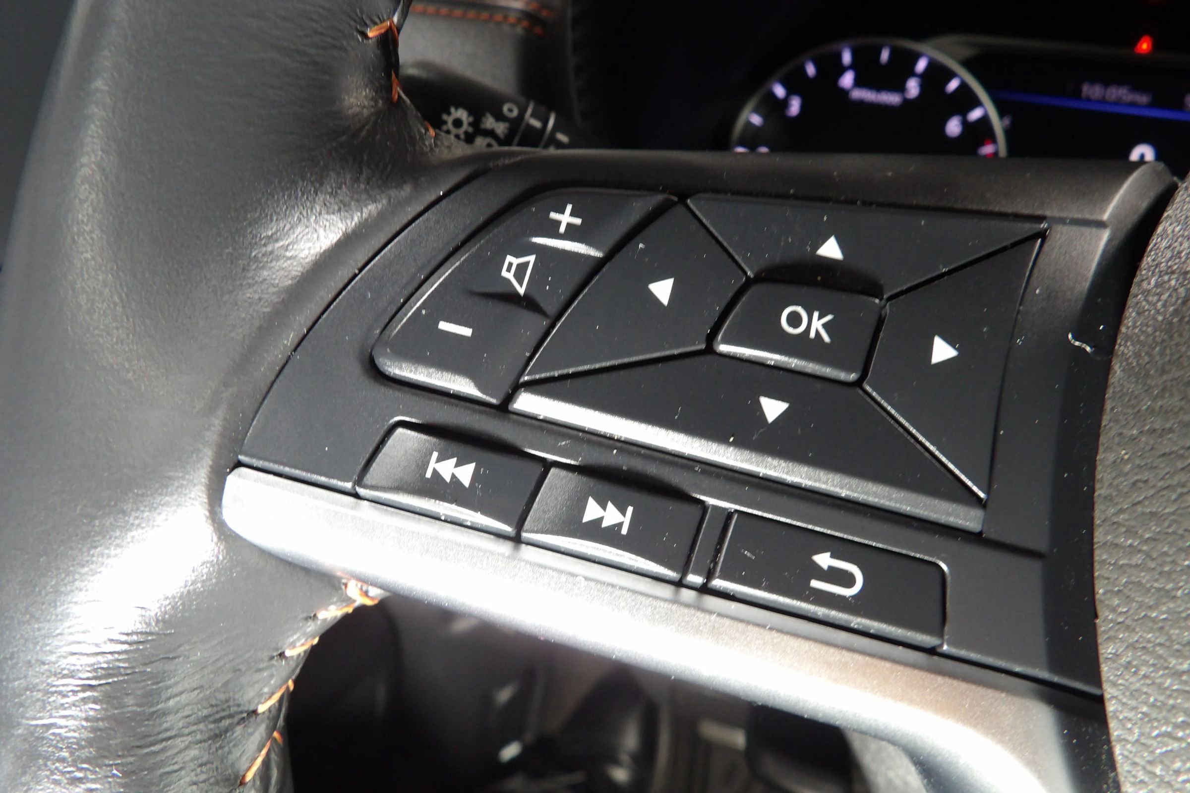 Used 2023 Nissan Sentra SR w/ Trunk Package FWD image 20
