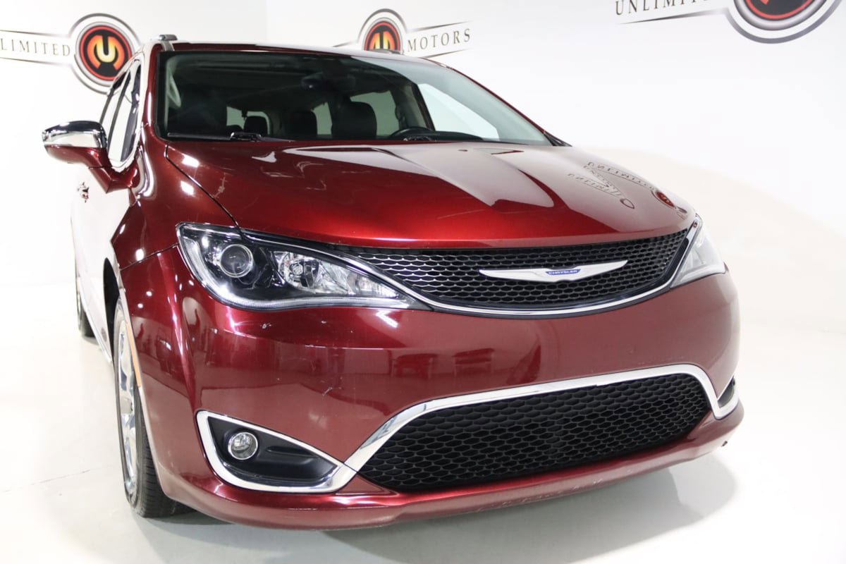 Used 2018 Chrysler Pacifica Limited FWD image 24