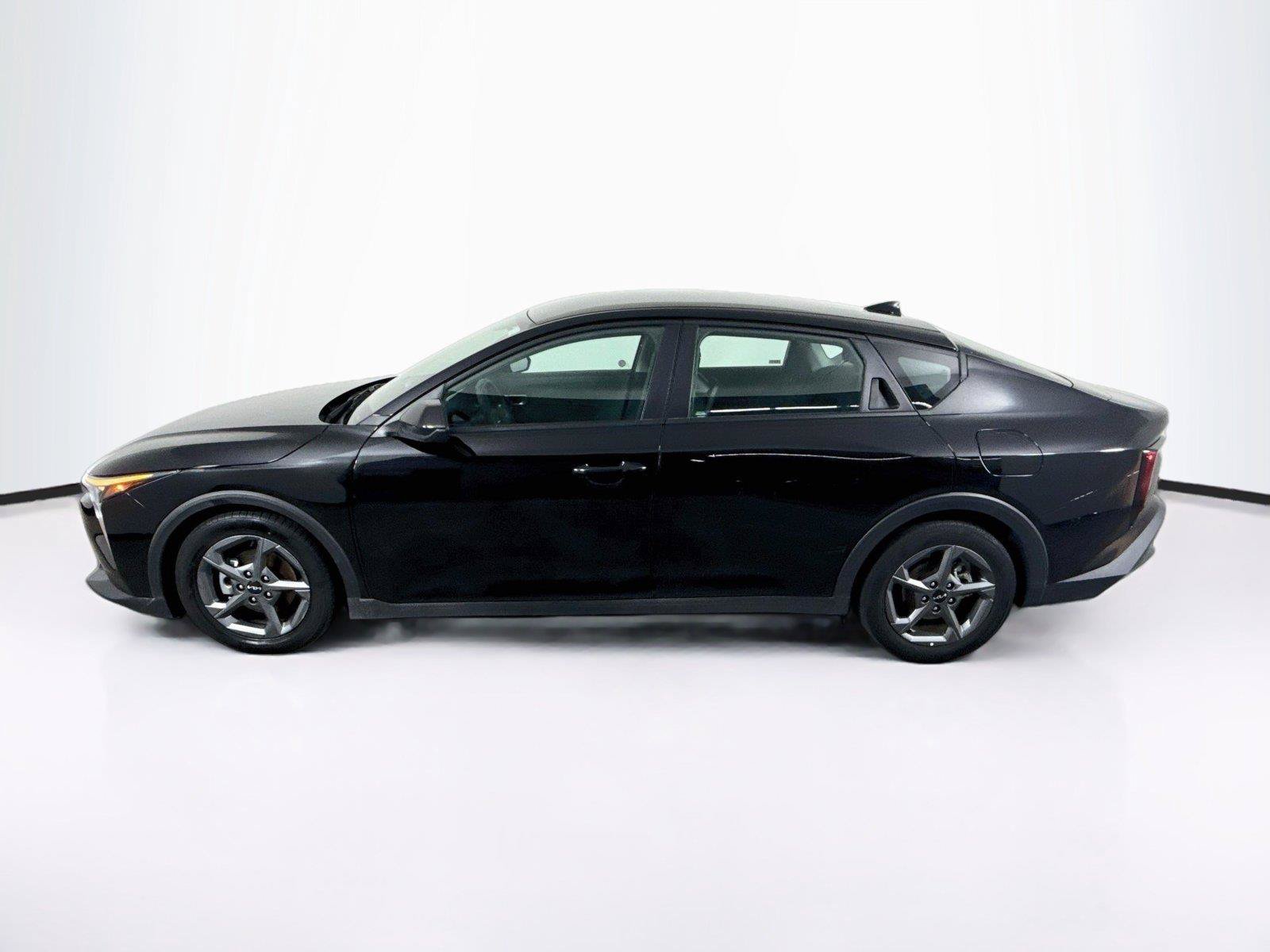 Used 2025 Kia K4 FWD image 2