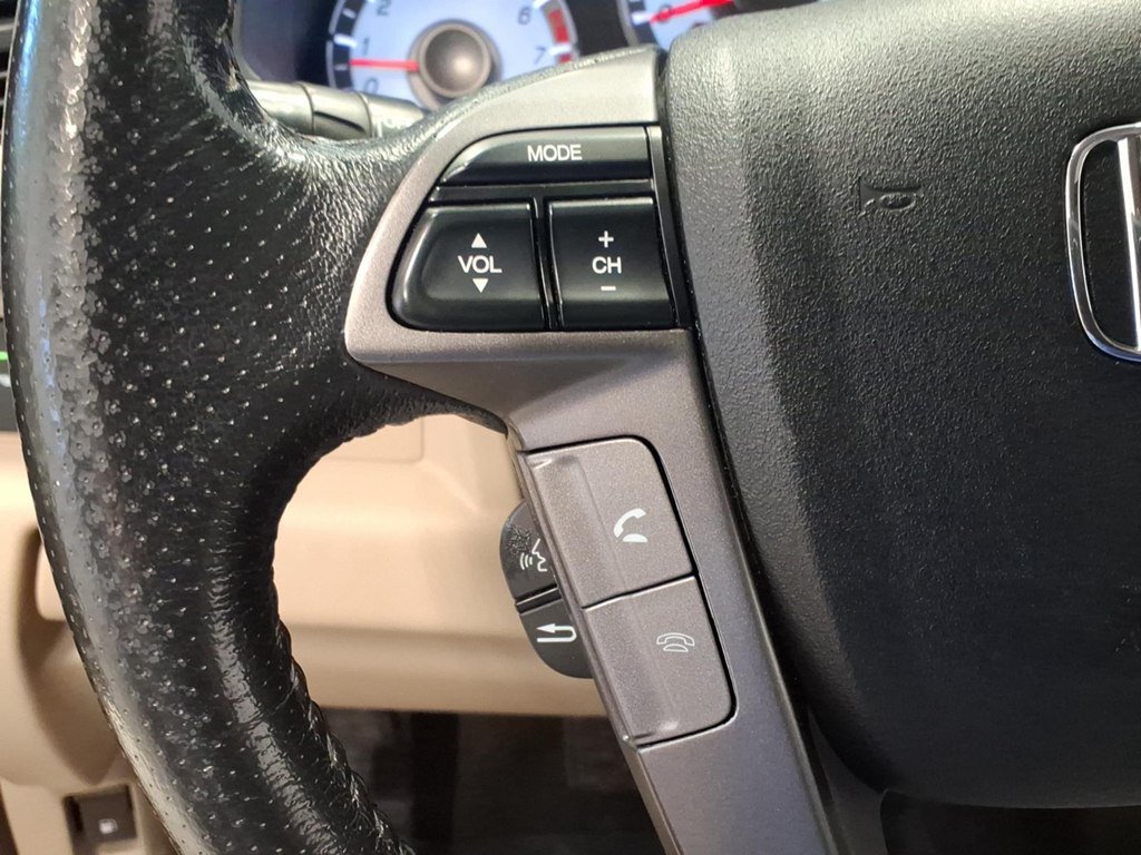 Used 2014 Honda Pilot 4WD Touring w/ RES image 10