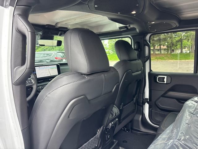 New 2026 Jeep Wrangler Unlimited Sahara AWD/4WD image 9