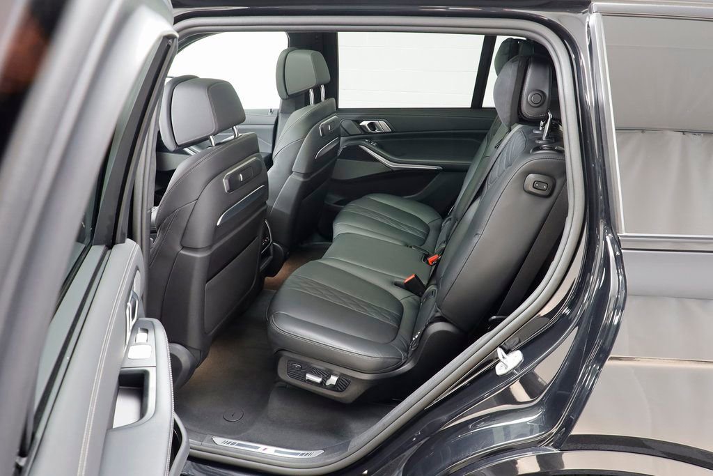 Certified 2025 BMW X7 M60i AWD/4WD image 15