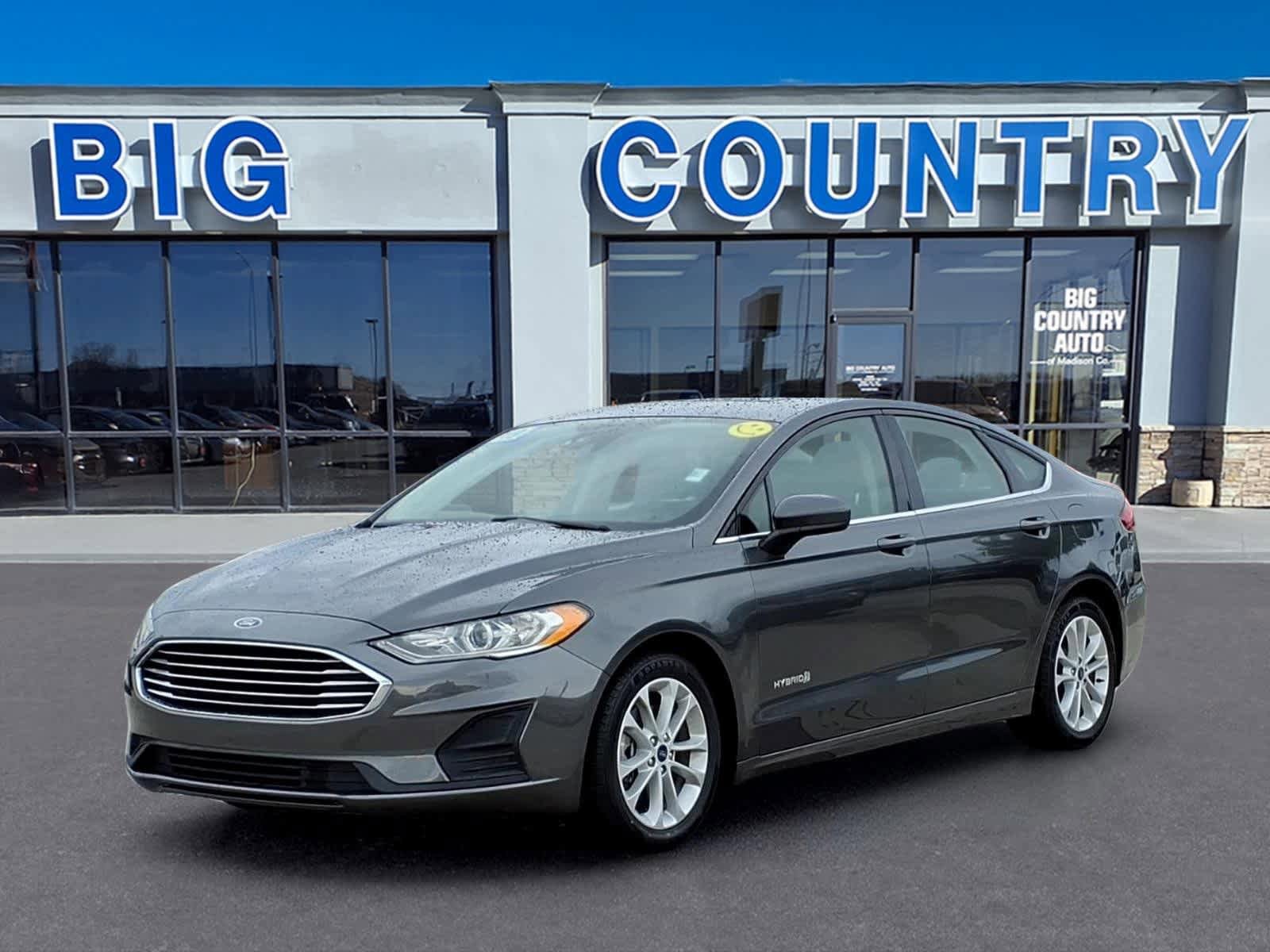 Used 2019 Ford Fusion SE FWD image 1