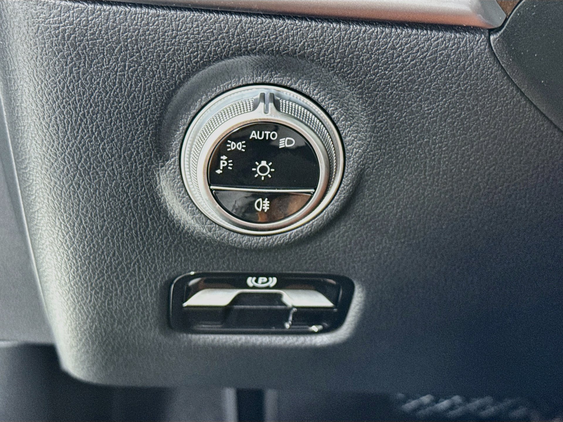 New 2026 Mercedes-Benz C 300 4MATIC Sedan image 11