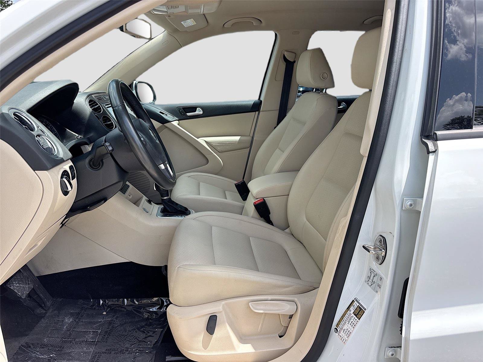 Used 2017 Volkswagen Tiguan S FWD image 20