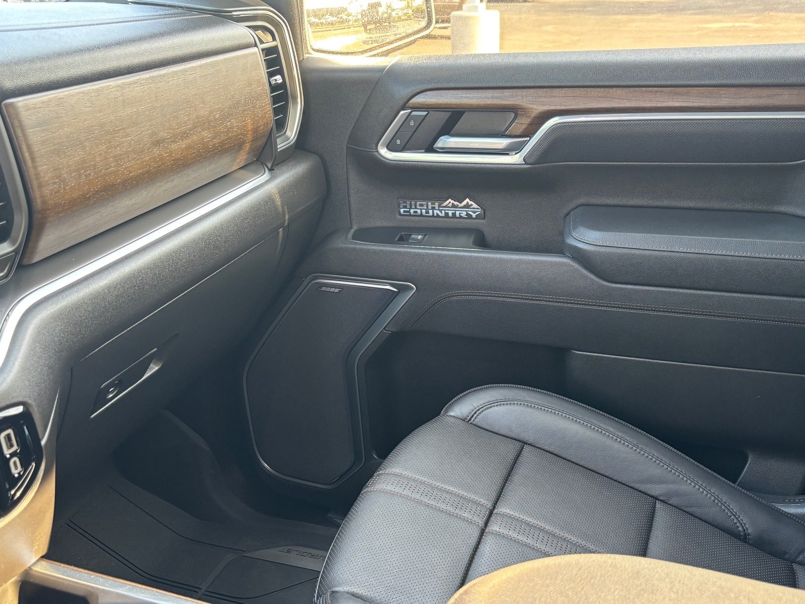 Used 2025 Chevrolet Silverado 1500 High Country AWD/4WD image 18