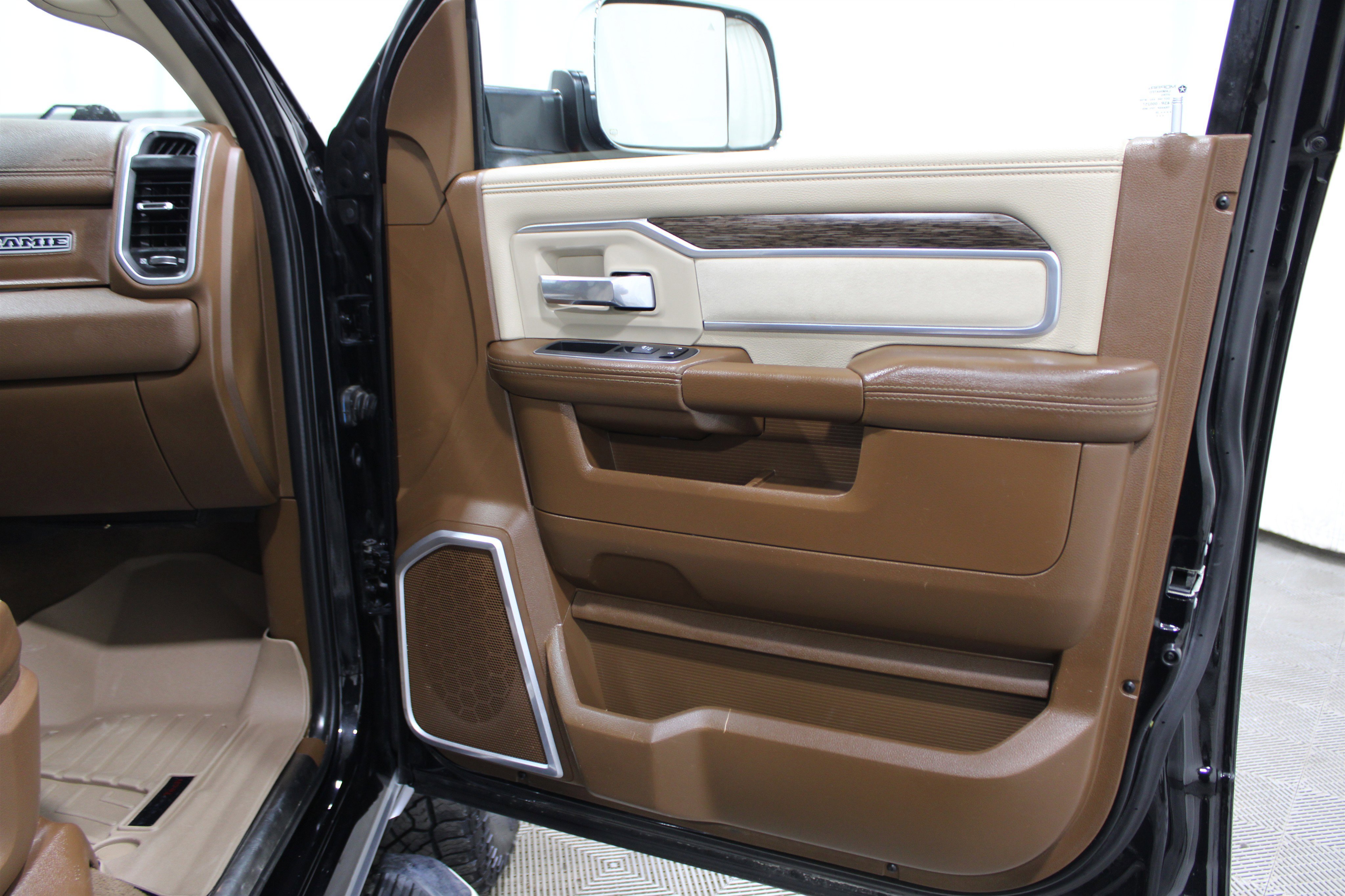 Used 2020 RAM 2500 Laramie image 26