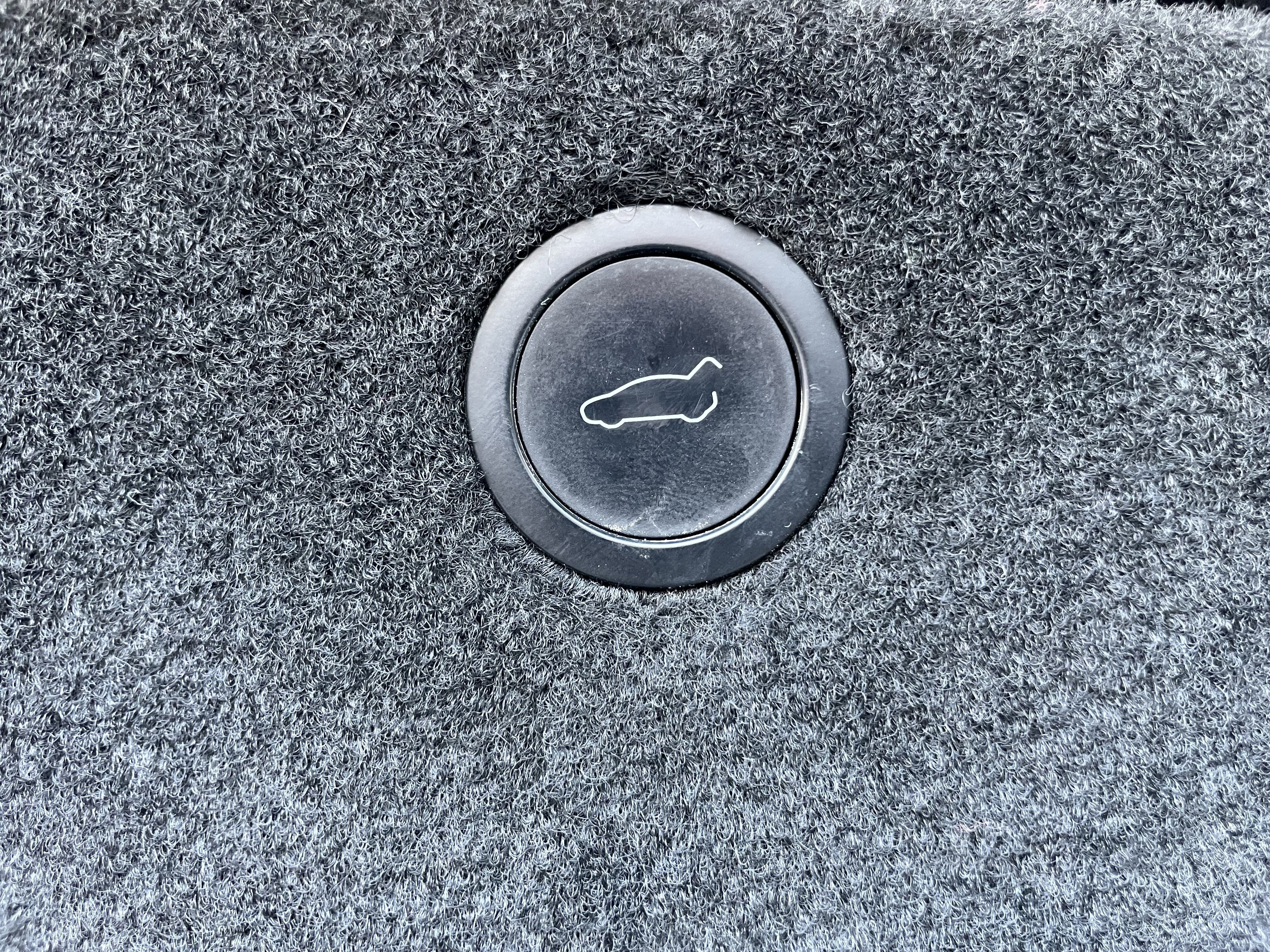 Used 2022 Tesla Model X Plaid image 39