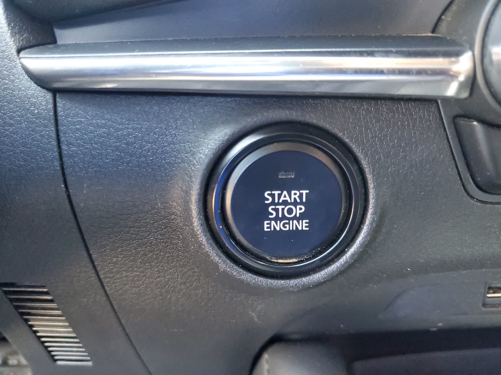 Used 2019 MAZDA MAZDA3 Hatchback FWD image 21