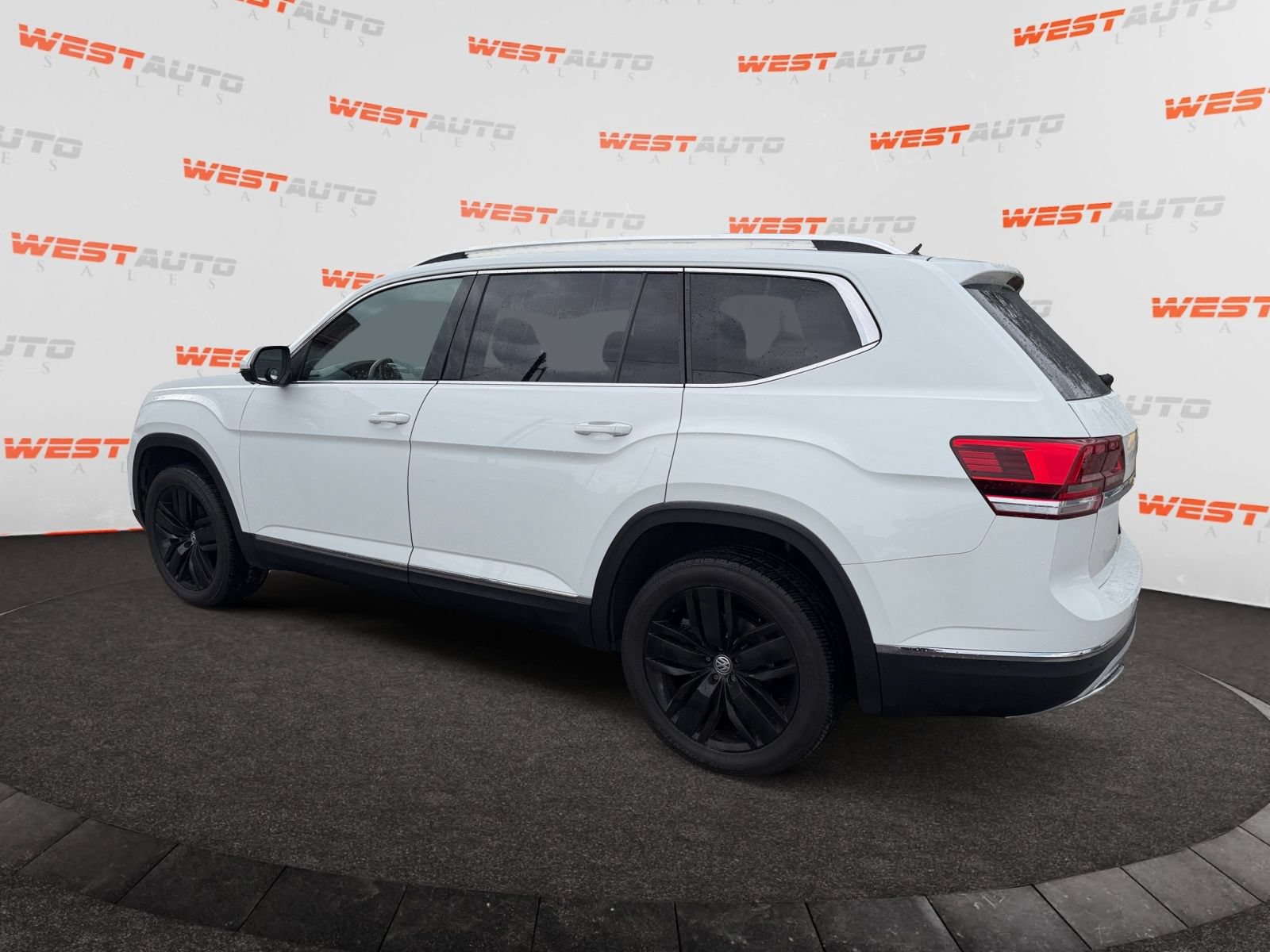 Used 2019 Volkswagen Atlas SEL Premium AWD/4WD image 3