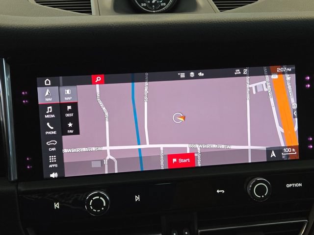 Used 2025 Porsche Macan AWD/4WD image 18