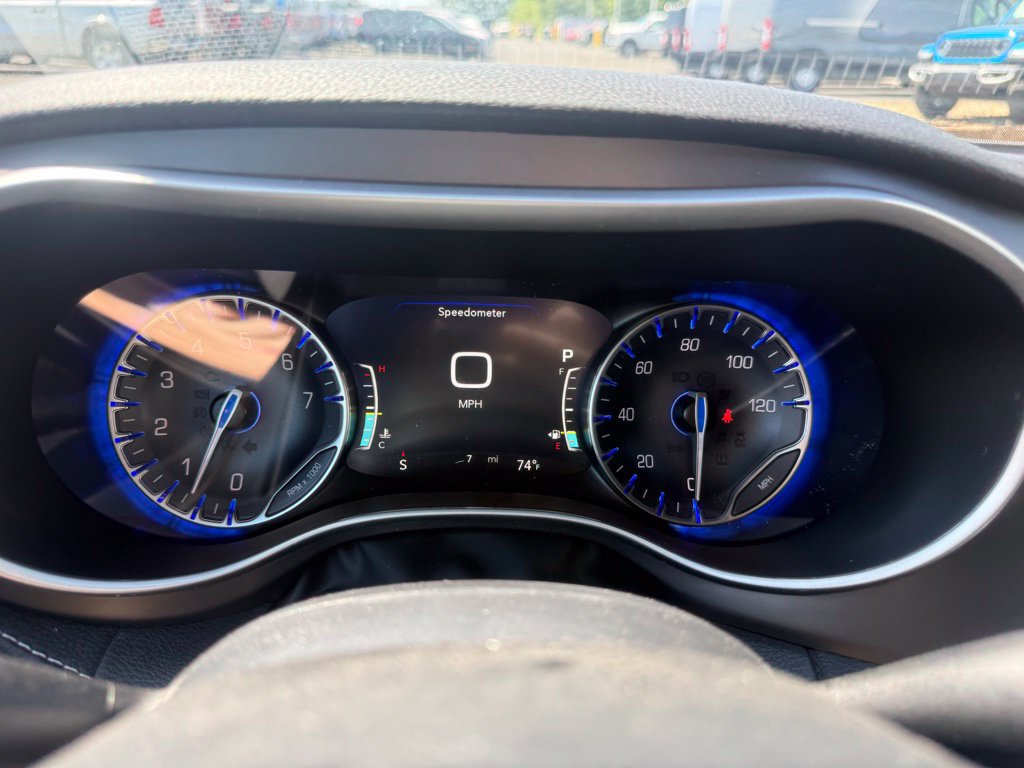 New 2027 Chrysler Pacifica Select w/ Family Tech Group FWD image 19