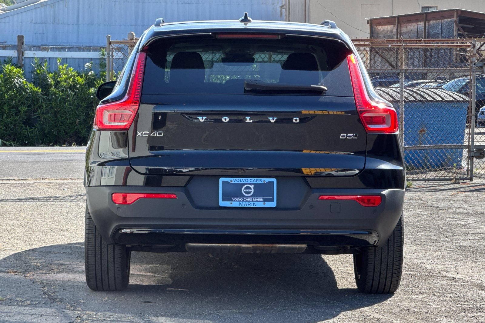 Used 2023 Volvo XC40 B5 Plus w/ Protection Package Premier AWD/4WD image 8