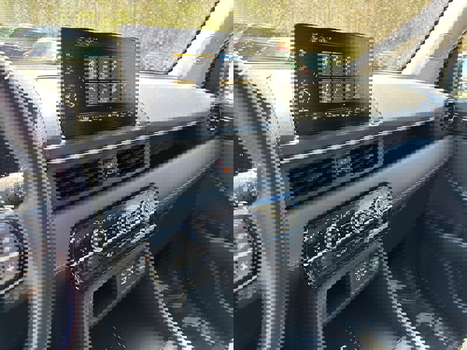 Used 2025 Honda Pilot Elite image 24