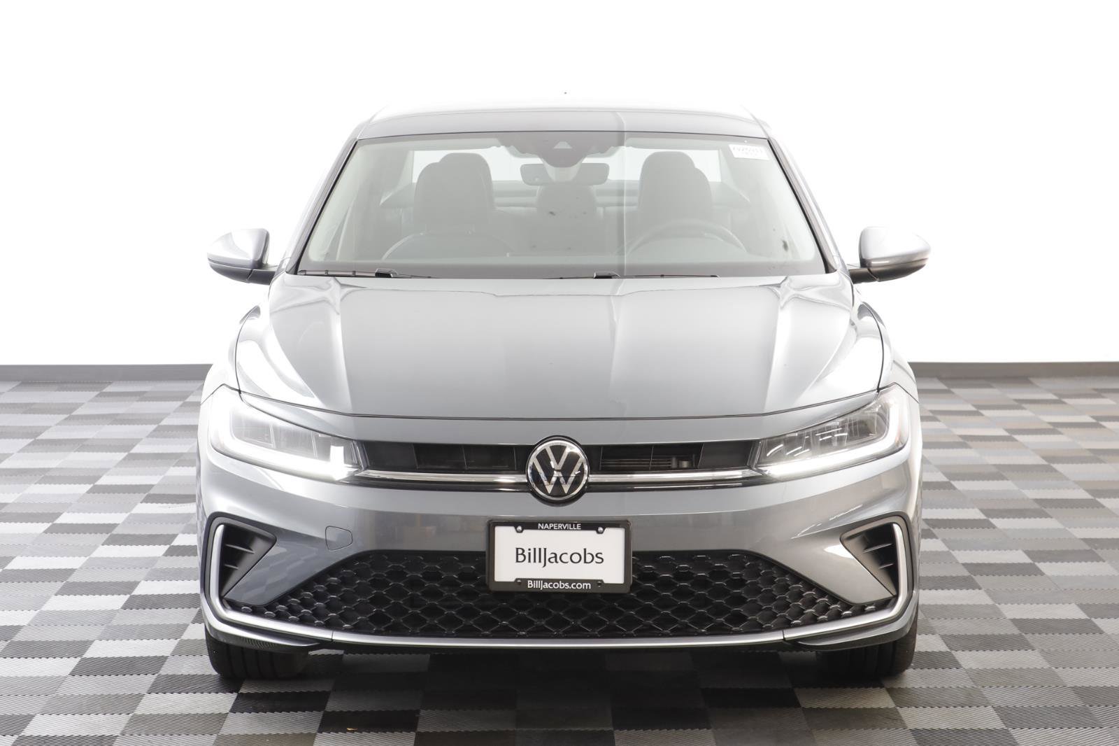 Used 2025 Volkswagen Jetta SE w/ Black Wheel Package image 22