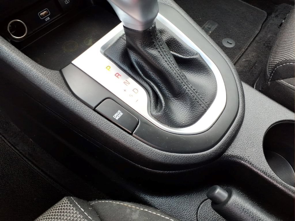 Used 2024 Kia Forte LXS w/ LXS Technology Package FWD image 10