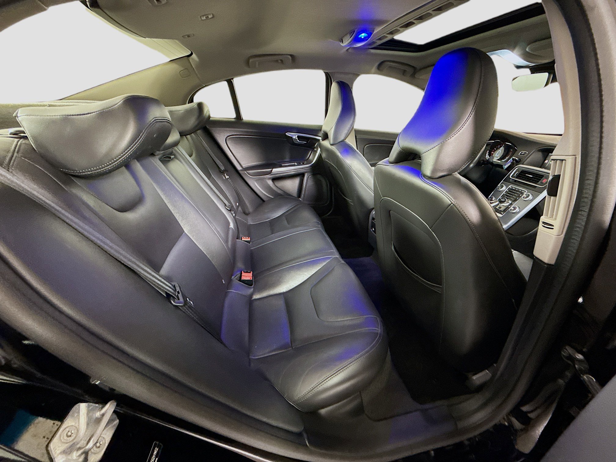 Used 2016 Volvo S60 T5 Premier w/ Convenience Package image 27