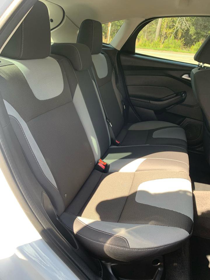 Used 2014 Ford Focus SE w/ SE Sport Package image 10