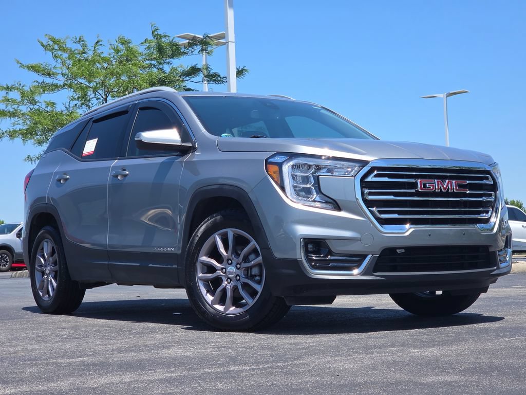 Used 2024 GMC Terrain SLT AWD/4WD image 1
