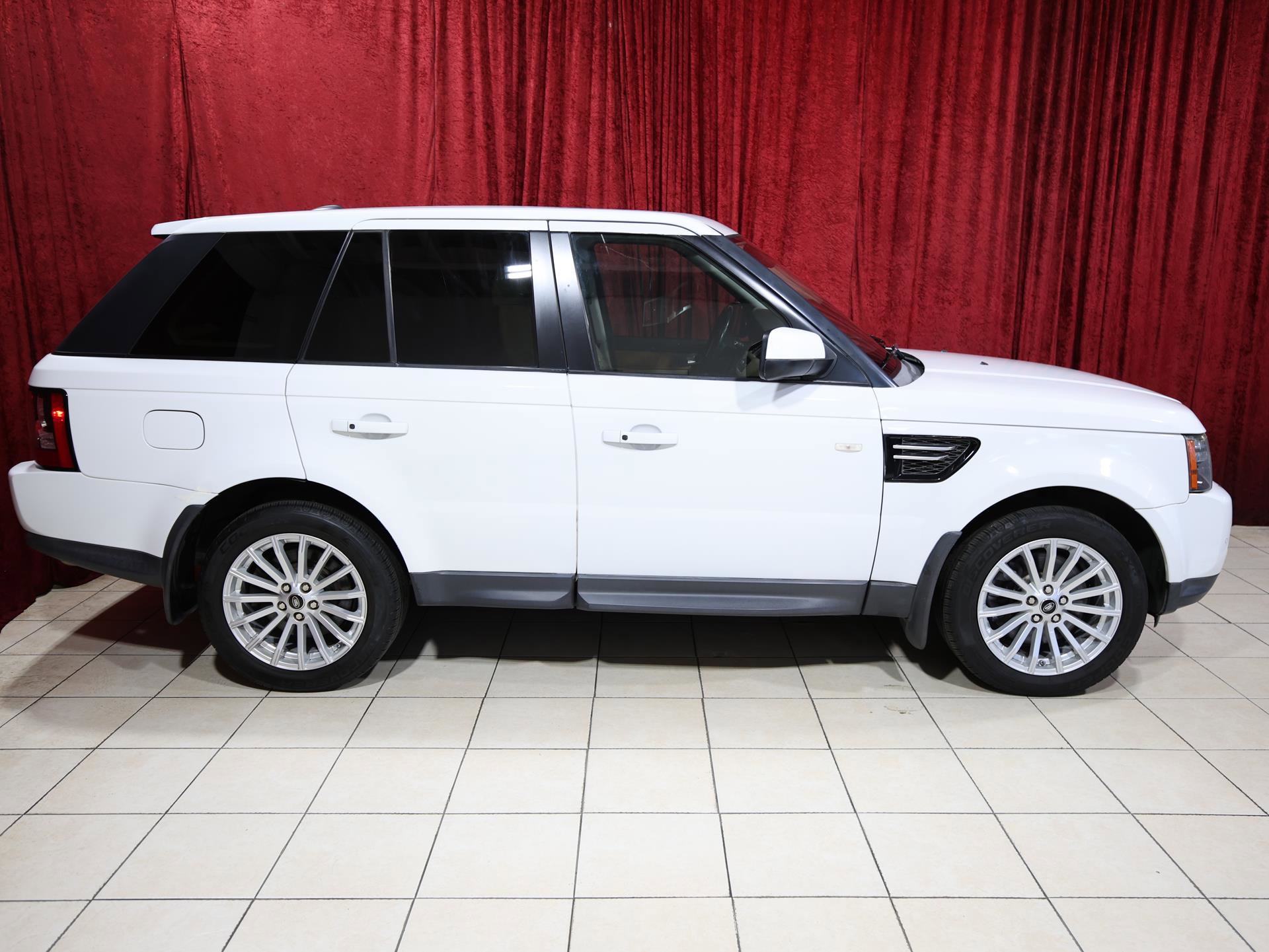 Used 2013 Land Rover Range Rover Sport HSE image 8