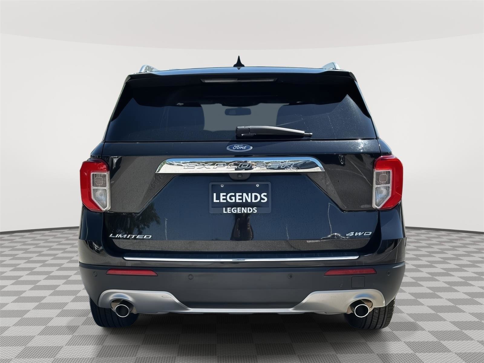 Used 2023 Ford Explorer Limited AWD/4WD image 4