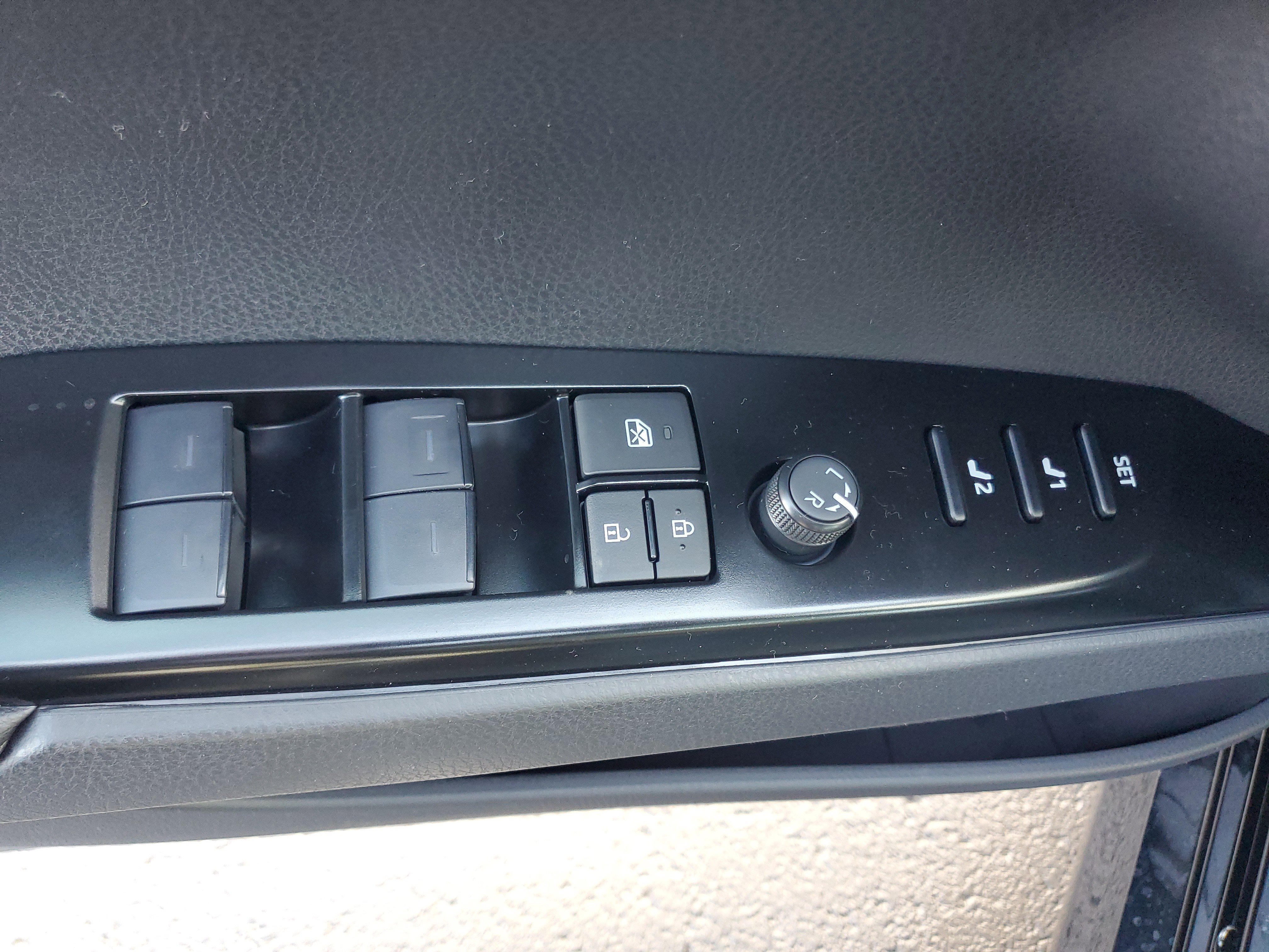 Used 2026 Toyota Camry XLE image 21