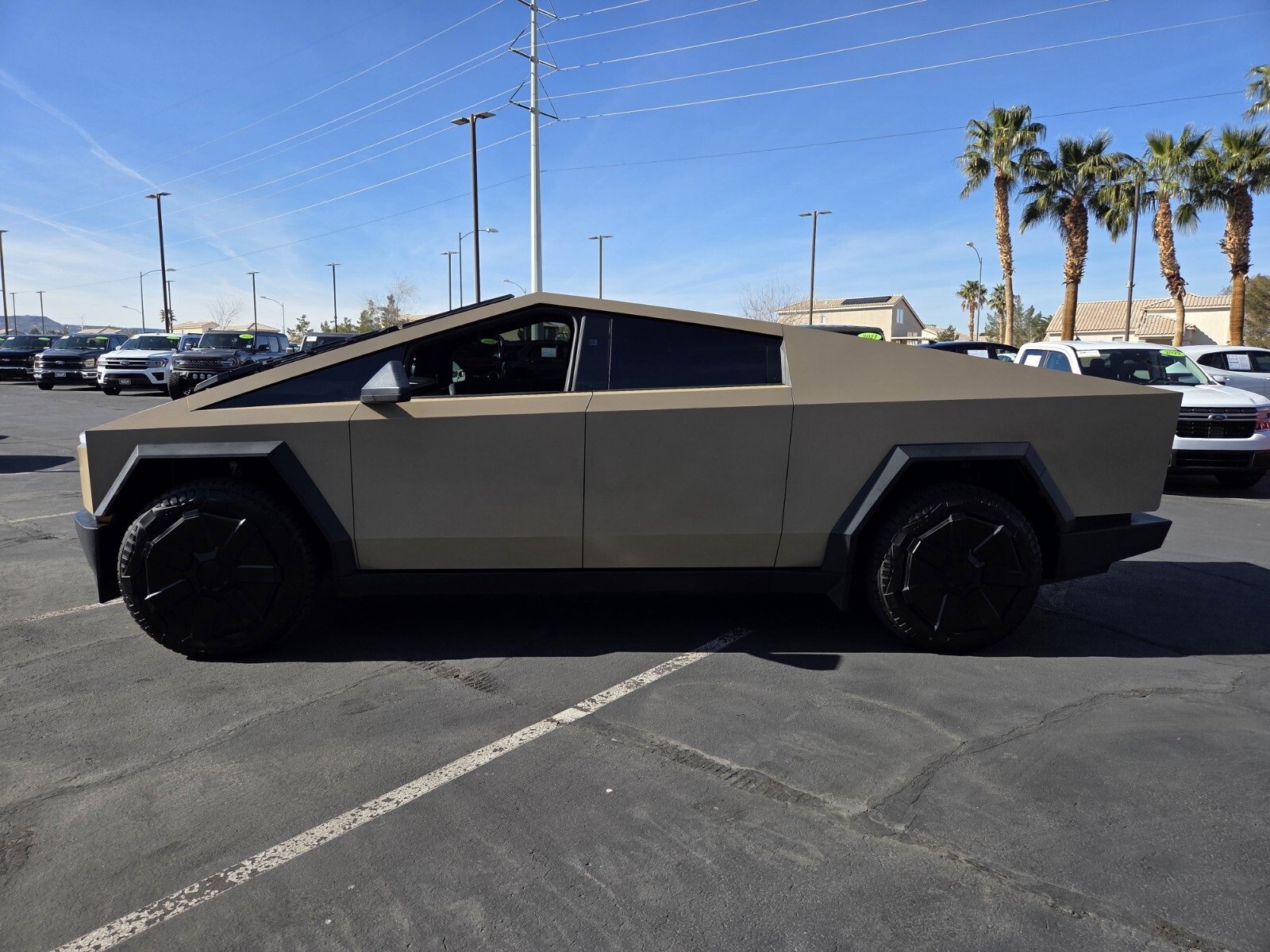 Used 2025 Tesla Cybertruck AWD Crew Cab image 3