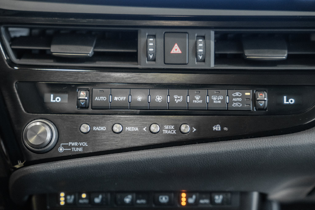 Used 2024 Lexus ES 350 w/ Accessory Package (Z2) FWD image 21
