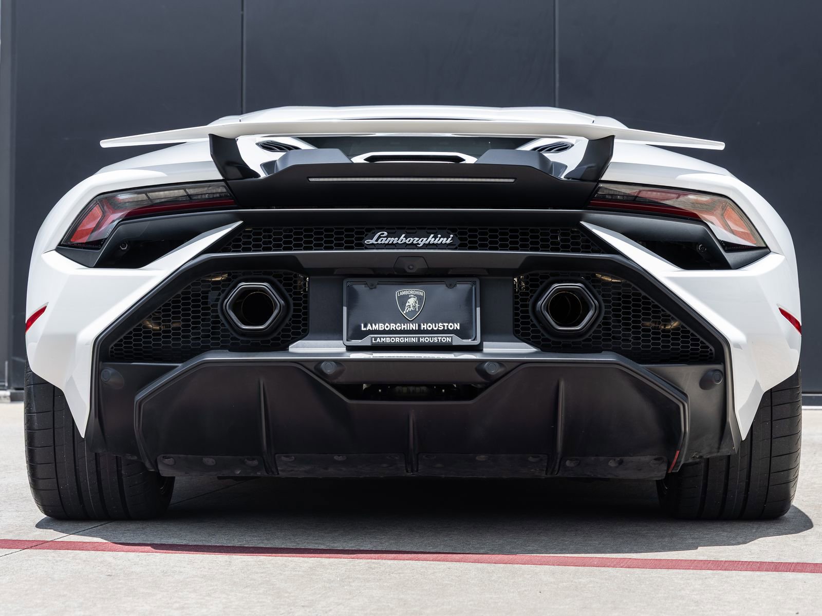 Used 2023 Lamborghini Huracan Tecnica image 8