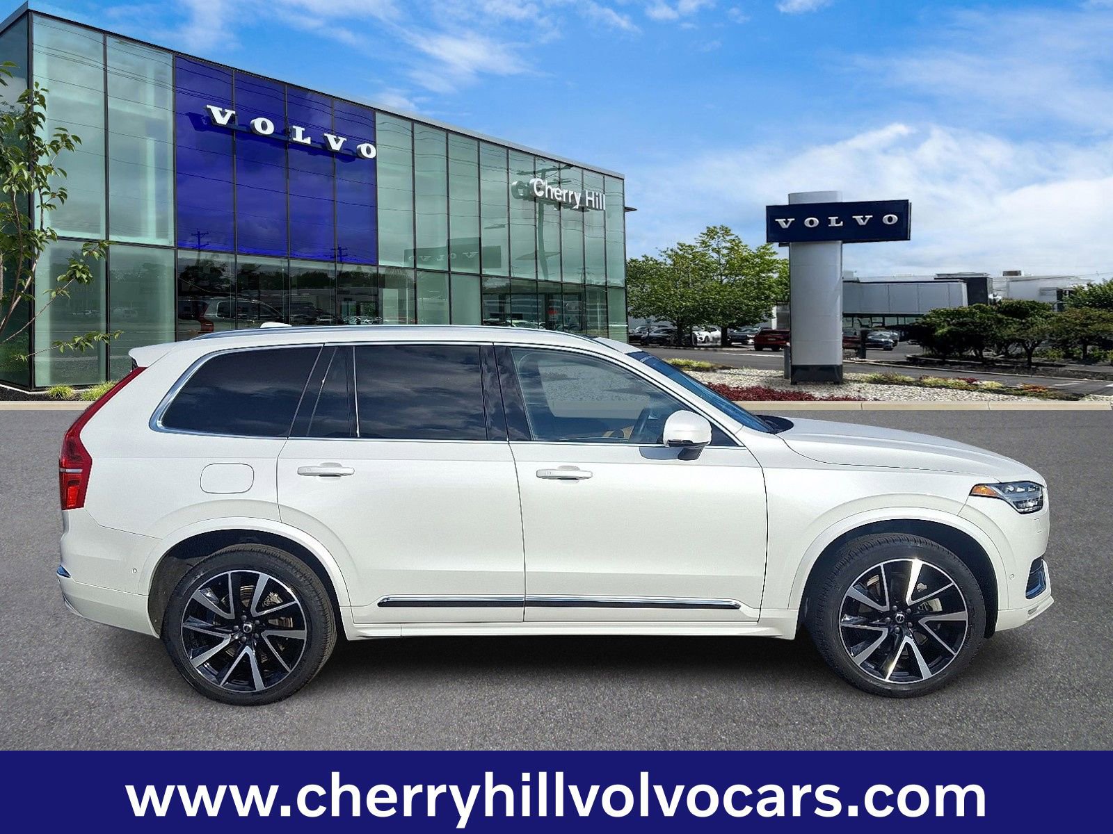 Certified 2023 Volvo XC90 B5 Plus w/ Protection Package Premier image 8