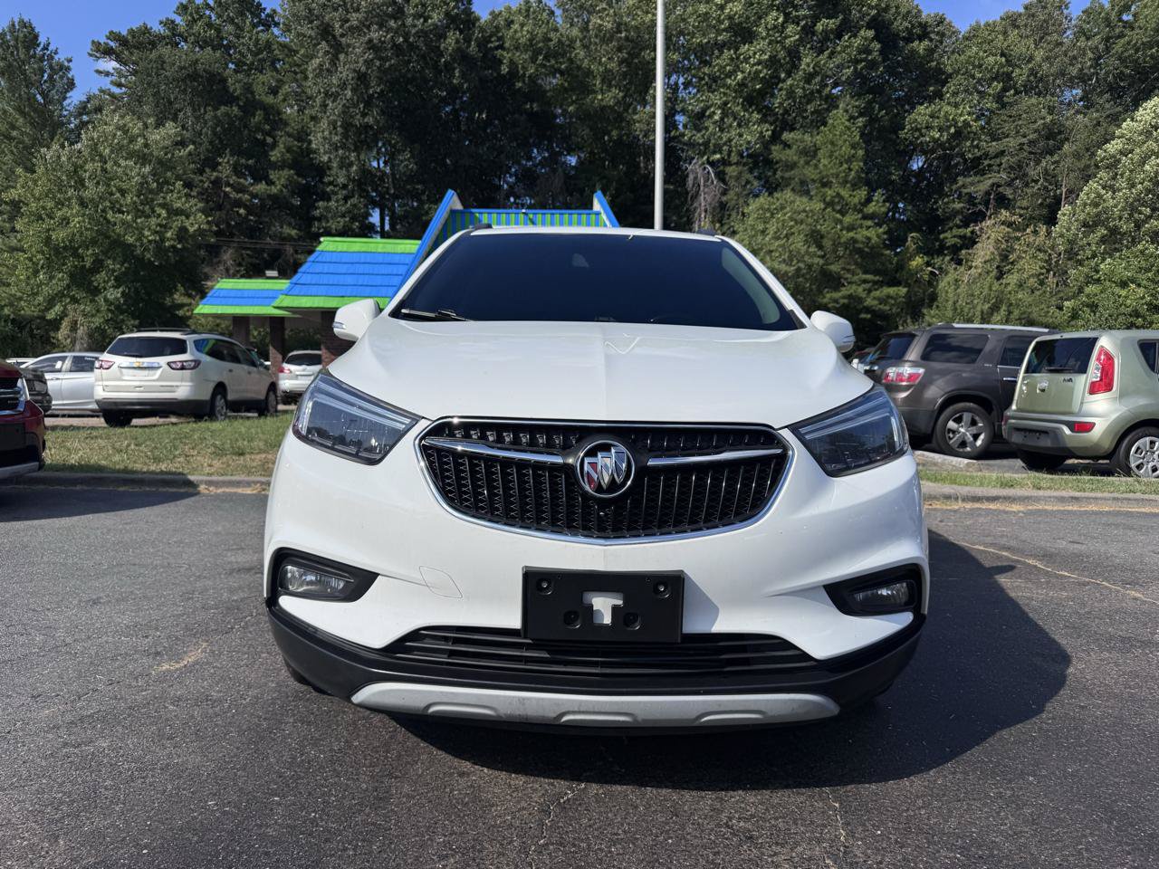 Used 2019 Buick Encore Essence AWD/4WD image 2
