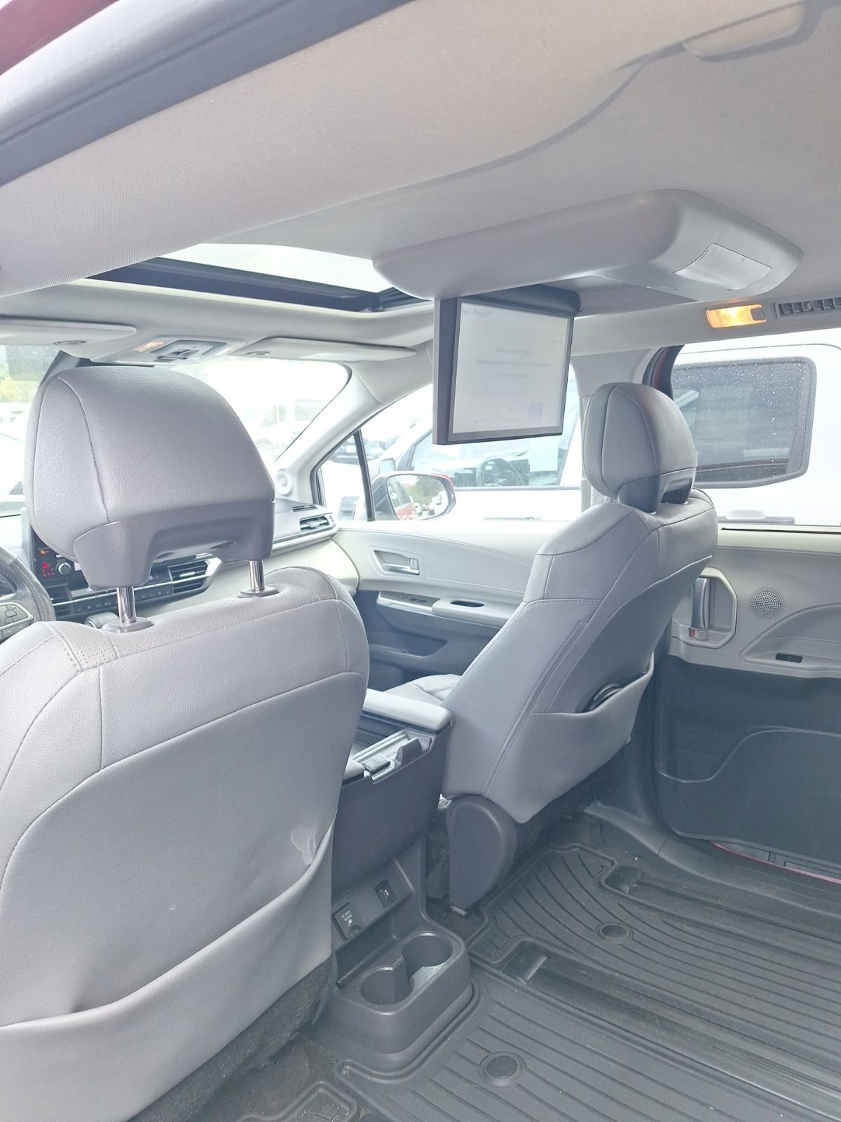 Used 2021 Toyota Sienna Limited AWD/4WD image 17